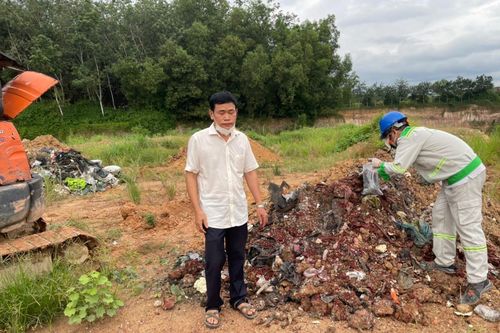 Bắt chủ cơ sở nuôi trồng thủy sản chôn lấp 600 tấn chất thải