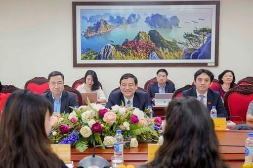 Tạo mọi điều kiện thuận lợi cho cộng đồng doanh nghiệp Hoa Kỳ