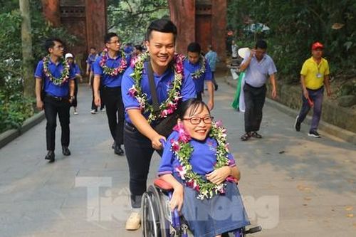 Theo chân đoàn Gương mặt trẻ Việt Nam tiêu biểu 2022 về nguồn