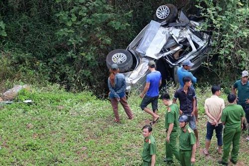 Thu hồi thông tin tài xế đột quỵ khiến xe con rơi xuống vực