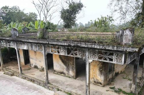 Khám phá ngôi nhà Tây độc đáo gần trăm tuổi trên đỉnh đồi
