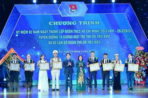 Tuyên dương 10 gương mặt trẻ, 92 cán bộ Đoàn Thủ đô tiêu biểu