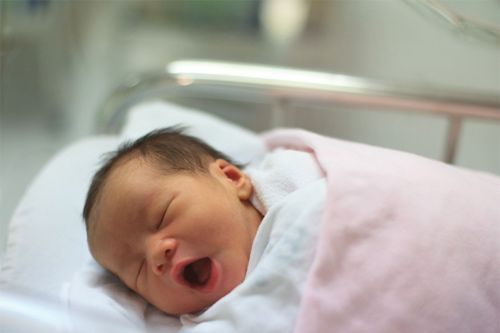 Để trẻ sơ sinh ngủ ngon không quấy khóc đêm