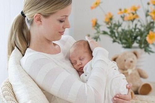 Cách chăm sóc trẻ sơ sinh từ 0-6 tháng tuổi đúng cách