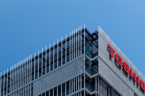 Cuộc khủng hoảng trượt dài của đế chế Toshiba