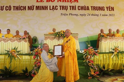 Quảng Trị: Trao quyết định bổ nhiệm trụ trì chùa Trung Yên đến Sư cô Thích nữ Minh Lạc