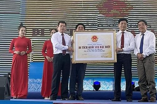 Đón nhận Bằng xếp hạng Di tích Quốc gia đặc biệt Văn hóa Sa Huỳnh