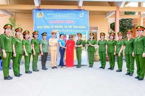 Phụ nữ khối Cảnh sát nhân dân tổ chức nhiều hoạt động ý nghĩa tại Kiên Giang