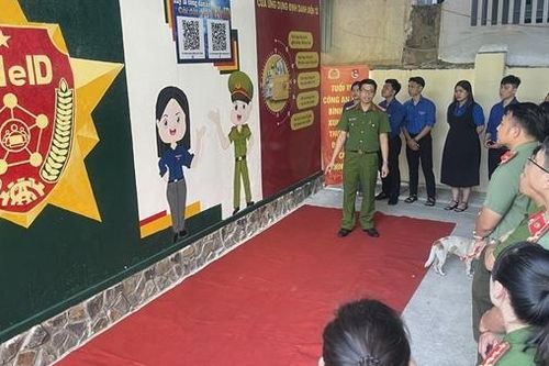 Ra mắt tranh tường bích họa 'Tuổi trẻ tiên phong chuyển đổi số'
