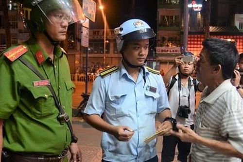 Bài cuối: Cần giải pháp hài hòa để thành phố sạch đẹp, an toàn