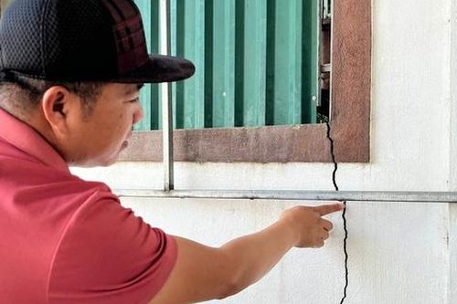Nghệ An: Dân khốn khổ vì tiếng ồn và bụi dọc tuyến đại lộ đang thi công