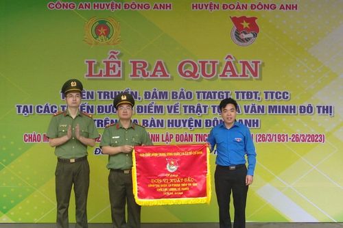 Tuổi trẻ Công an huyện Đông Anh nỗ lực, duy trì đảm bảo trật tự đô thị, an toàn giao thông