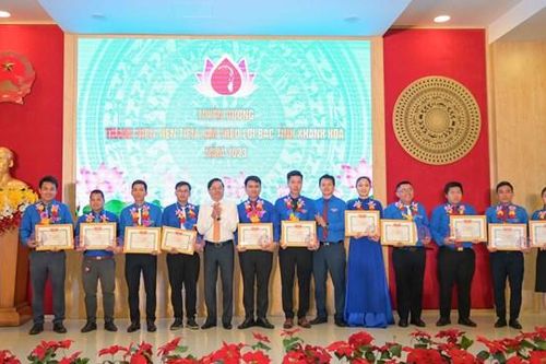 Khánh Hòa: Tuyên dương 92 thanh niên tiên tiến làm theo lời Bác
