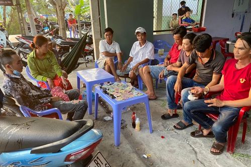 34 người đánh bạc qua mạng ở quán cà phê