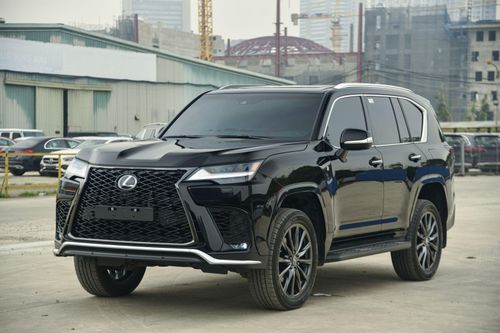 Lexus LX 600 F Sport lướt có giá đắt hơn 2 tỷ đồng so với xe mới