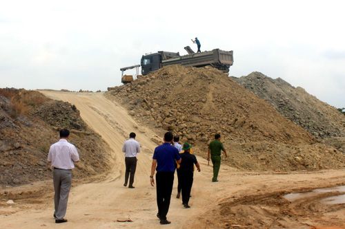 Cần xử lý nghiêm các đối tượng xả thải 'bức tử' sông Buông