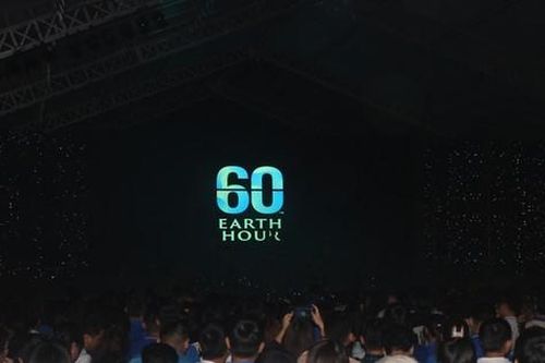 Bạn trẻ TP. HCM cùng tắt điện, hưởng ứng 'Giờ Trái đất' 2023