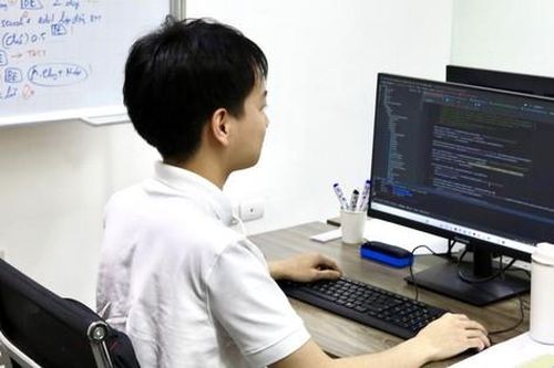 Mức lương ao ước của sinh viên mới ra trường: Thực tế hay 'trên trời'?