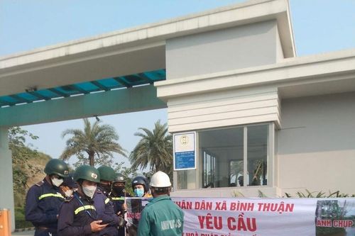 Quảng Ngãi: Dân kéo lên nhà máy thép Hòa Phát kêu cứu vì ngập nước