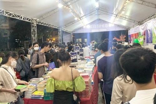 Lễ hội Tri thức nền tảng: Đưa sách hàn lâm tới gần độc giả