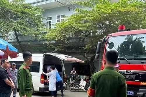 Sập giàn giáo xây dựng, 3 người thương vong