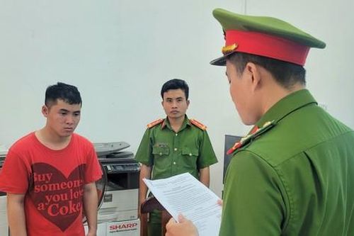 Đi thu tiền hàng cho công ty rồi chiếm đoạt gần 300 triệu đồng