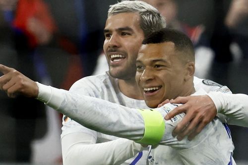 Pháp thắng Hà Lan '4 sao': Vũ điệu Mbappe