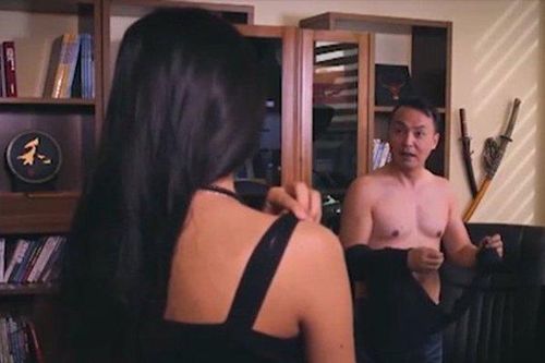 Nữ nhân viên hiểu nhầm ý sếp dẫn đến tình huống bẽ mặt