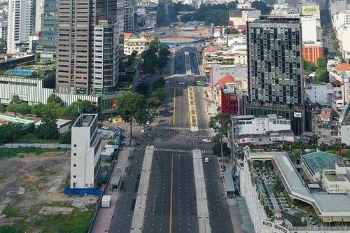 Đề xuất lắp mái chống nắng, che mưa cho tuyến đường đắt đỏ nhất TP.HCM