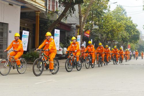 Bắc Hà: Đạp xe diễu hành tuyên truyền hưởng ứng Chiến dịch Giờ Trái đất năm 2023