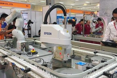 Công nghệ số giúp doanh nghiệp sản xuất vượt khủng hoảng