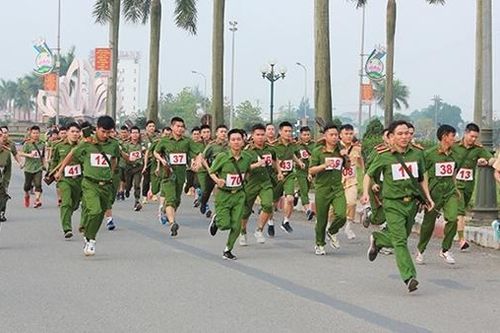 Sôi nổi Giải chạy việt dã vũ trang năm 2023