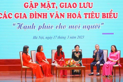 Vun đắp cộng đồng văn minh từ gia đình văn hóa
