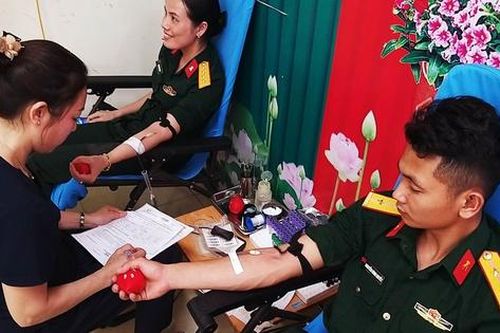 Nghệ An: Gói xét nghiệm miễn phí cho người hiến máu