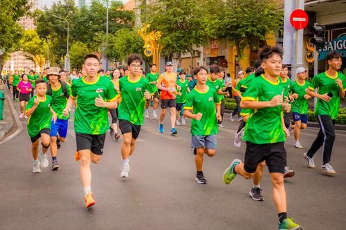 8.000 người hưởng ứng Ngày chạy Olympic vì sức khỏe toàn dân 2023