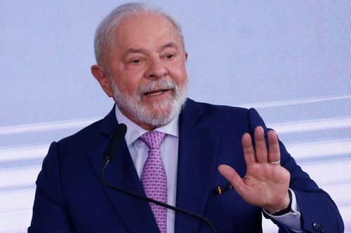 Tổng thống Brazil hủy thăm Trung Quốc do viêm phổi