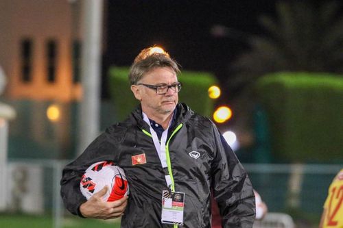 U23 Việt Nam thua đậm U23 UAE, thầy trò HLV Philippe Troussier nói gì?