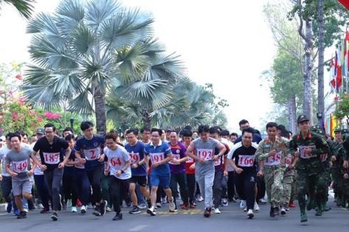 Đoàn viên, thanh niên Bệnh viện Quân y 175 hưởng ứng Ngày chạy vì sức khỏe toàn dân