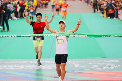 Hoàng Nguyên Thanh, Lê Thị Tuyết giành ngôi vô địch marathon tại Lai Châu