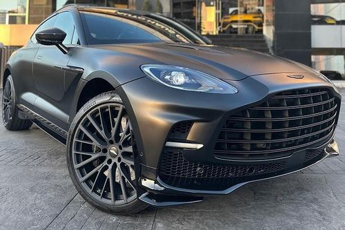 Aston Martin DBX 707 hơn 21 tỷ đồng 'màu độc' xuất hiện tại Hà Nội