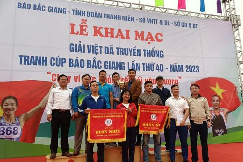 Đoàn Lục Nam xếp thứ Nhất khối phòng GD&ĐT Giải Việt dã
