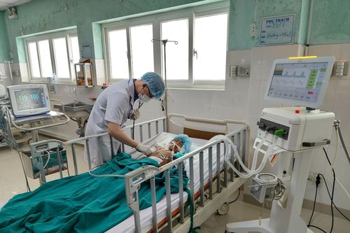 Nổ đầu đạn, 5 người thương vong