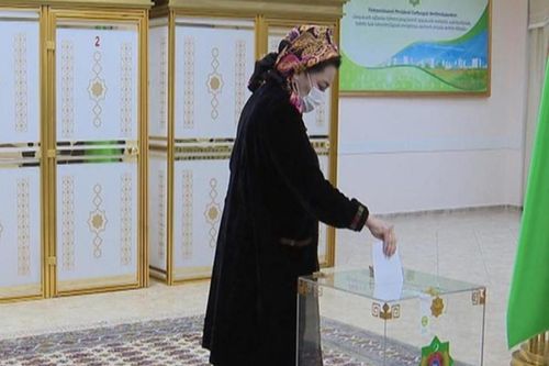 Turkmenistan tiến hành bầu cử quốc hội và Hội đồng nhân dân