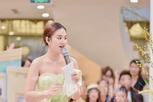 Hoa khôi Học viện Quản lý giáo dục là MC song ngữ 'siêu đỉnh'