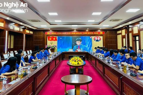 Xây dựng cán bộ, công chức trẻ Nghệ An với 4 tiêu chí 'khát vọng - trách nhiệm - bản lĩnh - tinh thông'
