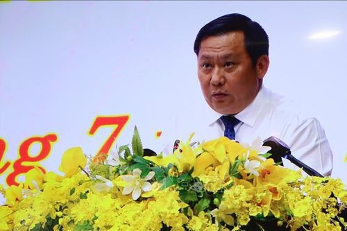 Phê chuẩn Phó Chủ tịch UBND tỉnh Long An