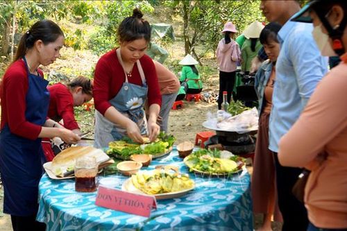 Trên 30.000 lượt du khách đến với Hội làng Lộc Yên, Quảng Nam