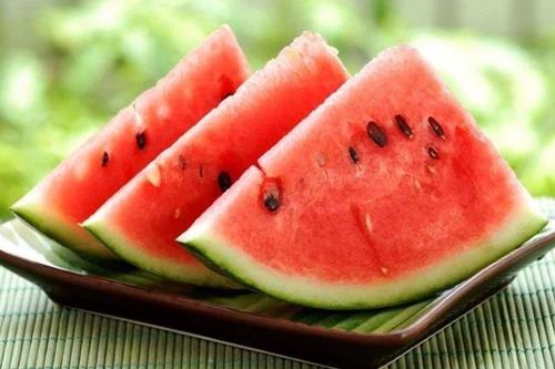 6 người dù thèm mấy cũng không được ăn dưa hấu