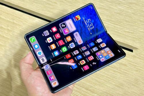 Smartphone màn hình gập, chống nước, cấu hình 'siêu khủng', sạc 66W, giá từ 44,72 triệu