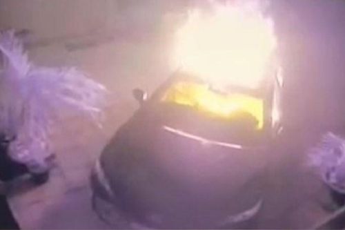 Người đàn ông tự thiêu trong ôtô Camry, hiện trường vụ việc hé lộ nguyên nhân bất ngờ